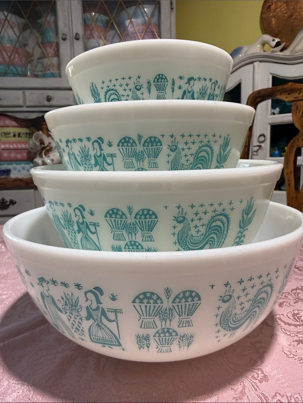 Vintage Pyrex Amish Butterprint mixing bowl complete set 401-404 with rare 404